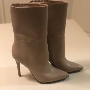Heeled boots